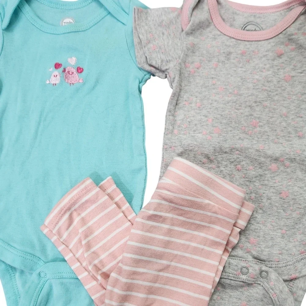 0-3 Month Baby Girl Bodysuit and legging bundle Lot of 8 pieces‎
